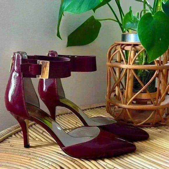Burgundy patent Leather stilletto pump with ankle strap - Picture 1 of 6